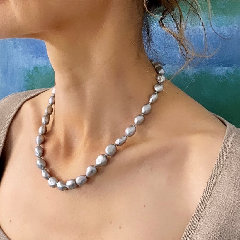 Kette mit silbernen Perlen - the blue escape jewelry