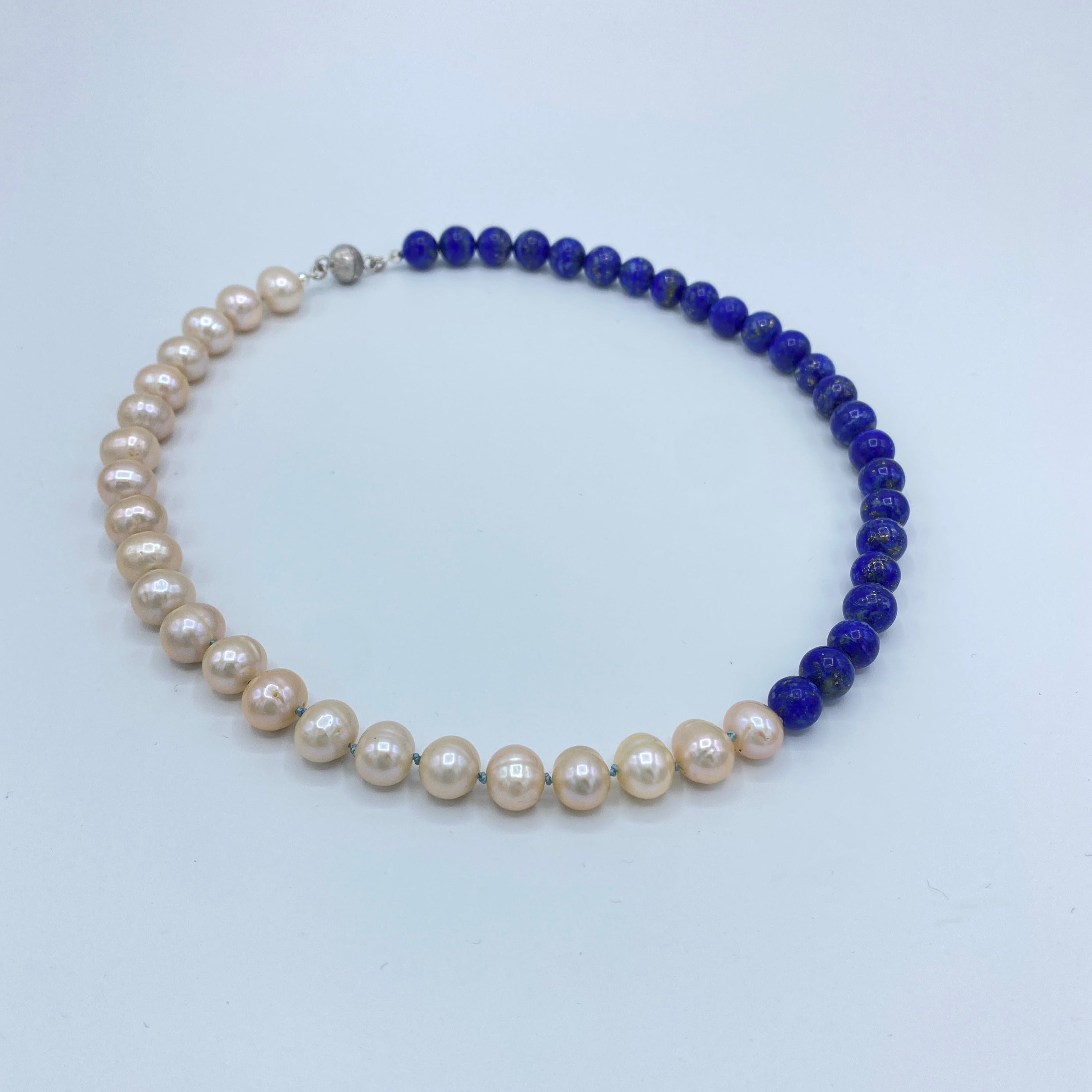 COLLIER with Pearls and Lapis